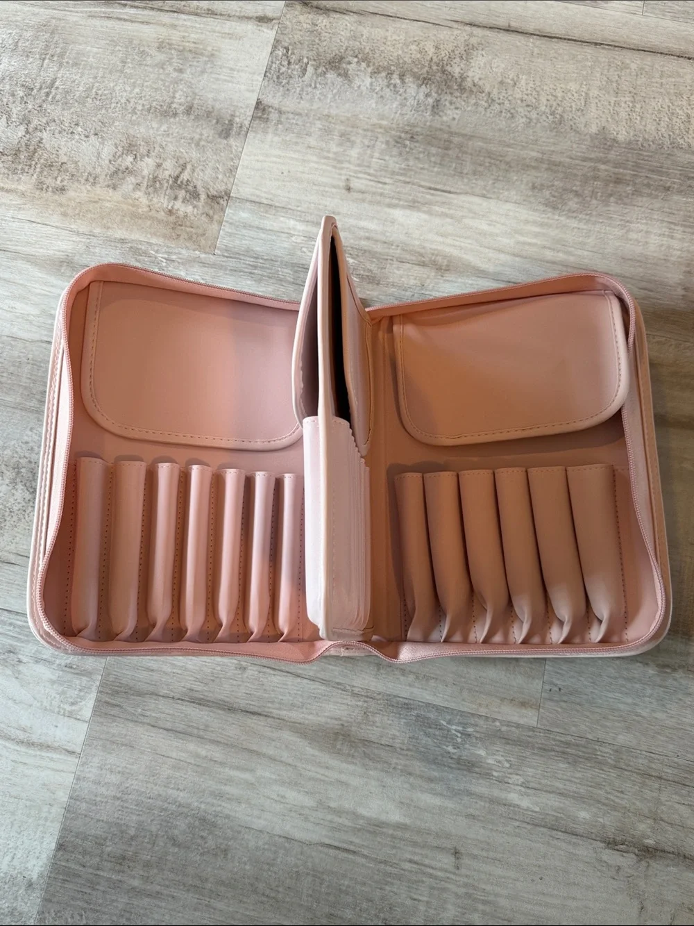 Luxie makeup brush